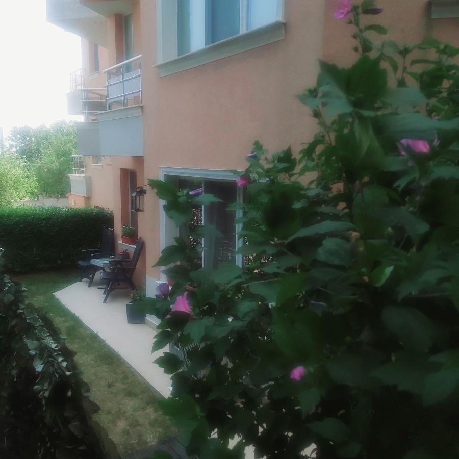 Saint Nicholas Varna Lovely 2 Bedroom Apartment With Sunny Garden Exteriör bild