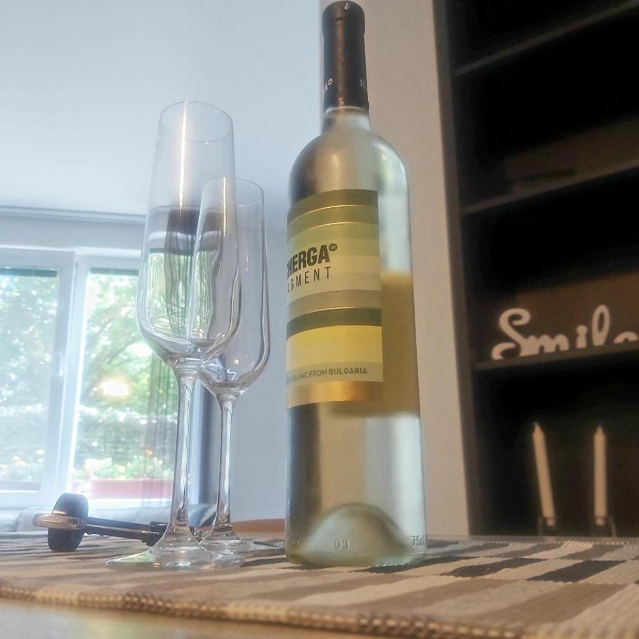 Saint Nicholas Varna Lovely 2 Bedroom Apartment With Sunny Garden Exteriör bild